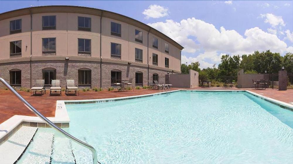 Hotel Express & Auburn By Ihg 2*