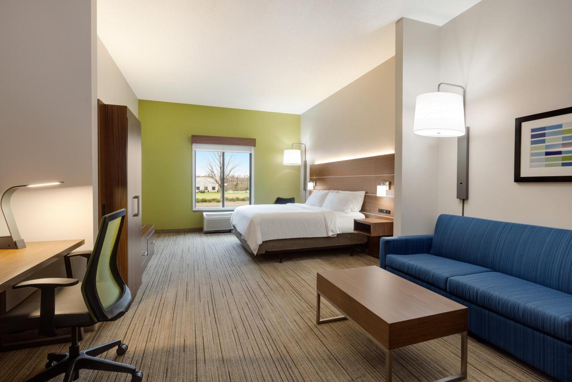 Hotel Express & Auburn By Ihg