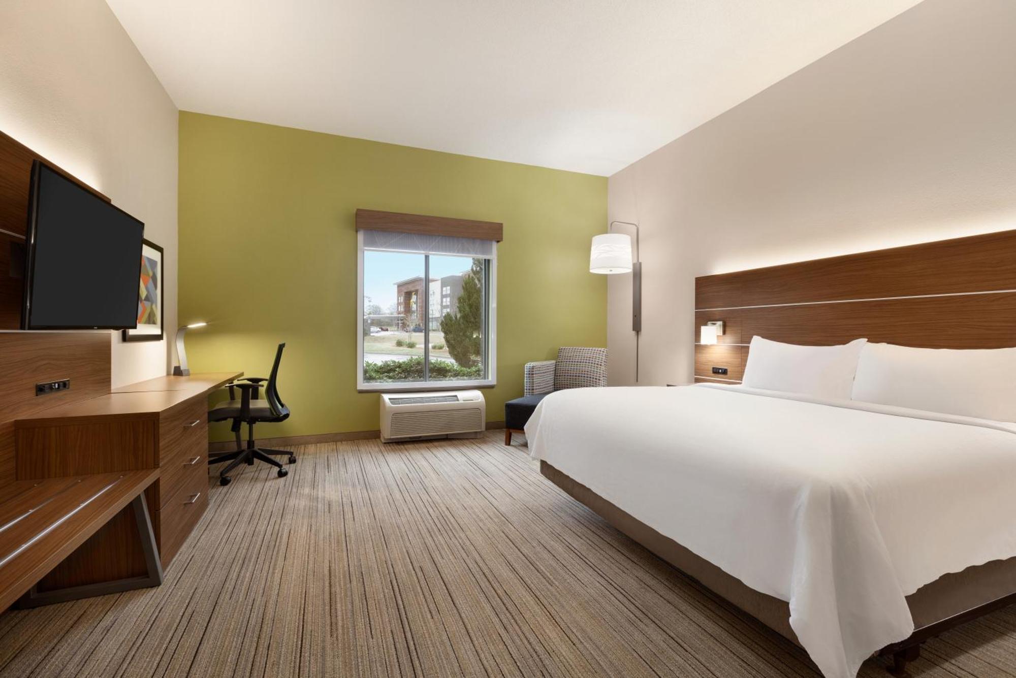 Hotel Express & Auburn By Ihg 2*