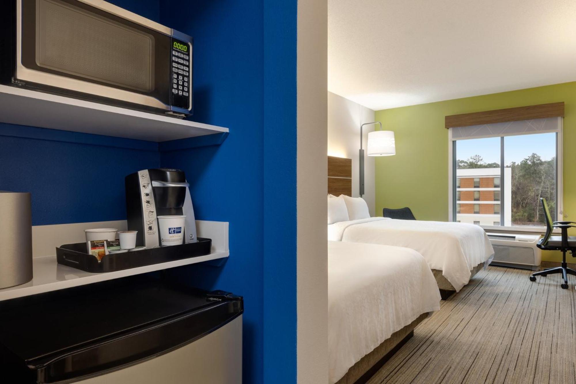 Express & Auburn By Ihg Hotel 2*