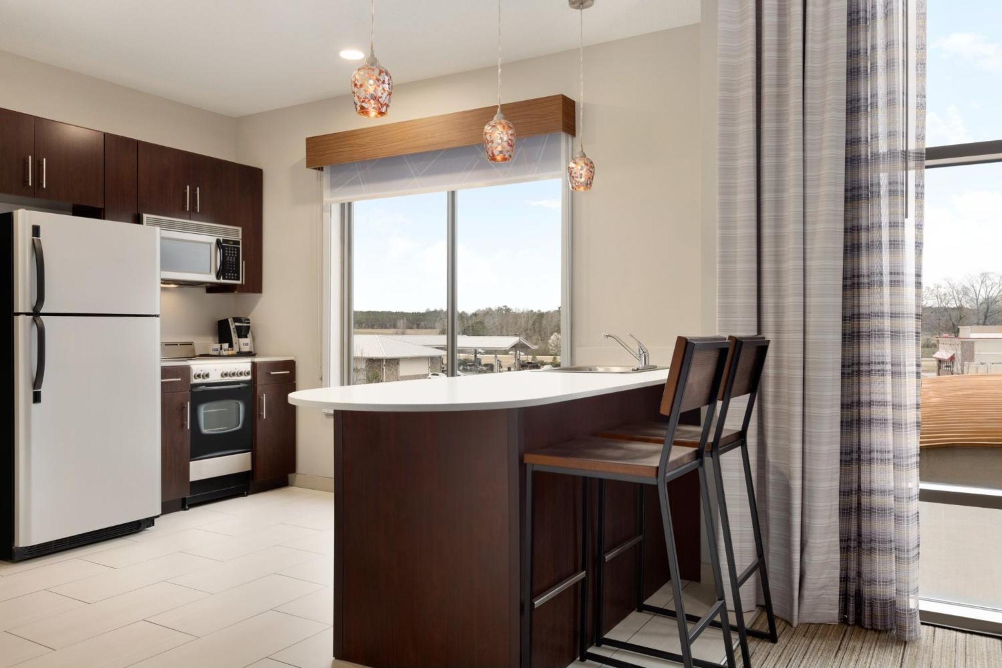 Express & Auburn By Ihg