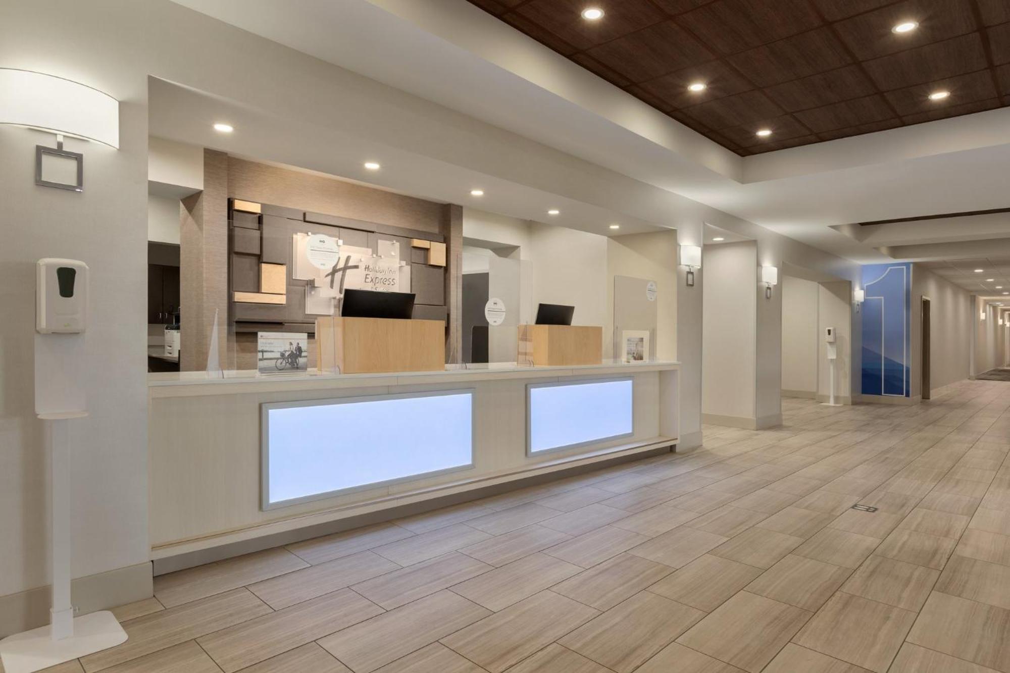 Express & Auburn By Ihg Hotel