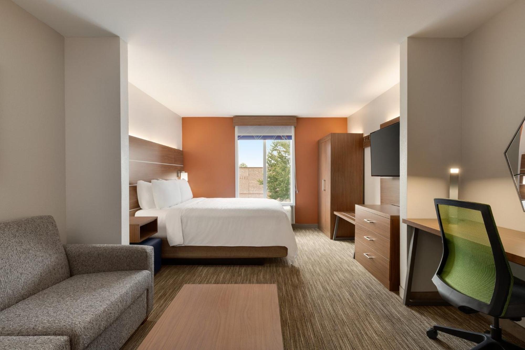 Express & Auburn By Ihg