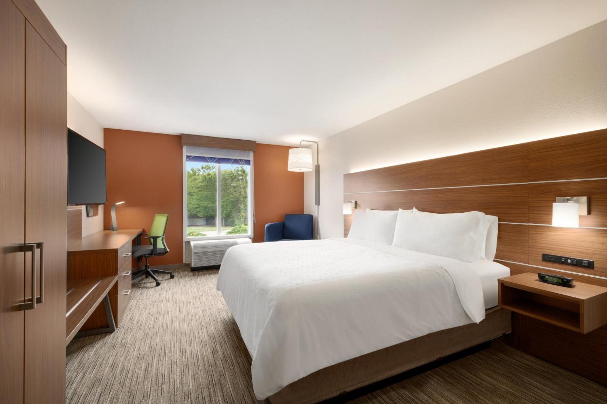 Express & Auburn By Ihg Hotel