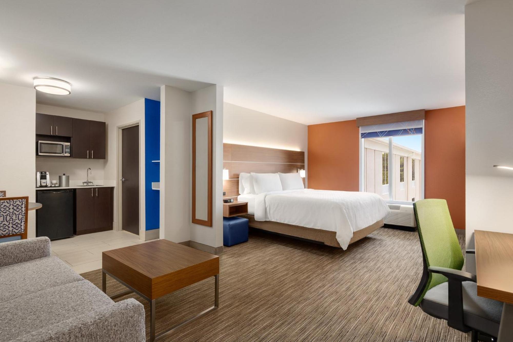 Hotel Express & Auburn By Ihg 2*
