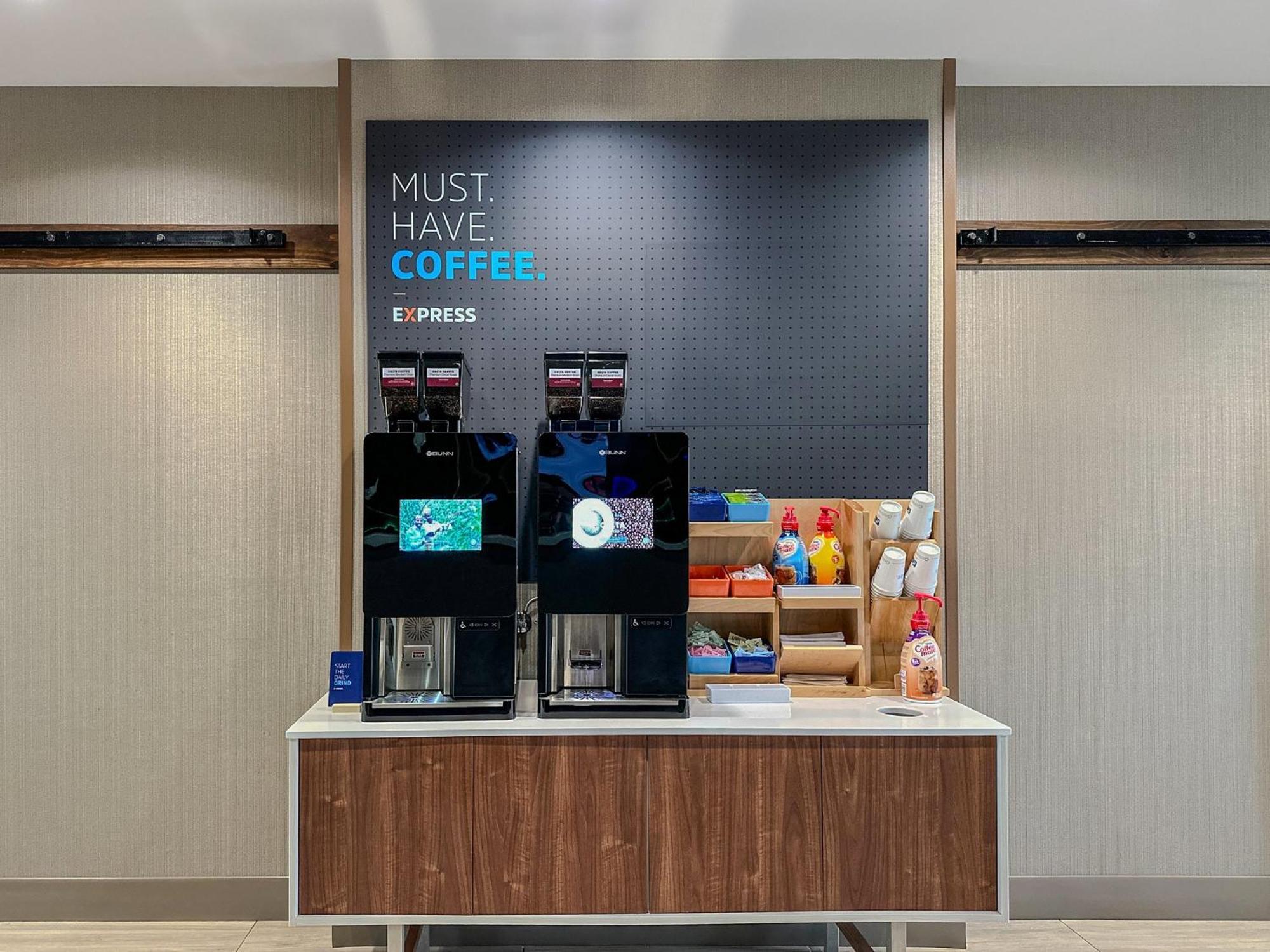 Express & Auburn By Ihg Hotel 2*
