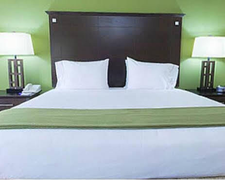 Express & Auburn By Ihg Opelika
